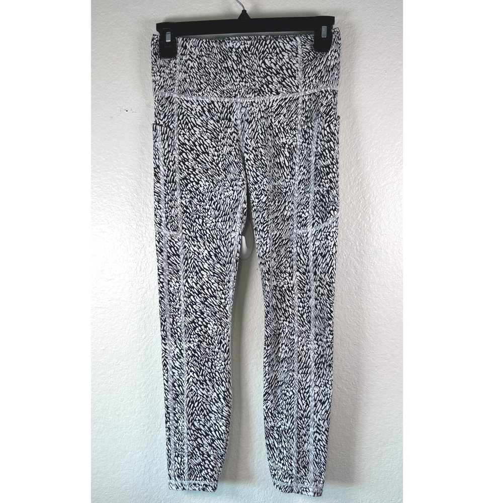 Athleta Ultimate Stash Textured 7/8 Tight Black White Print Leggings Small